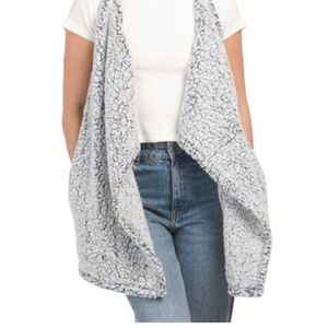 Wearables Women's Cozy Gray Soft Sherpa Vest Size Small Cozy Casual Athleisure